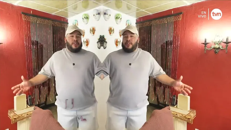 Rikiplops nos abrió las puertas de su casa y su estudio