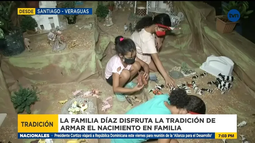 Una familia mantiene la tradición de los nacimientos en Veraguas