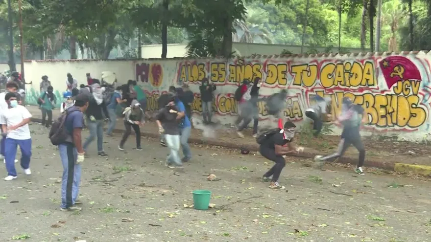 Aumenta a 35 la cifra de muertos en protestas venezolanas