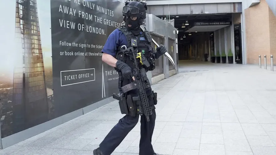 Siete muertos y doce detenidos tras atentado en Londres