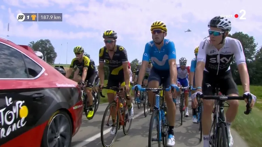 Etapa del Tour fue interrumpida por gases lacrimógenos que afectaron a los ciclistas | Agencias