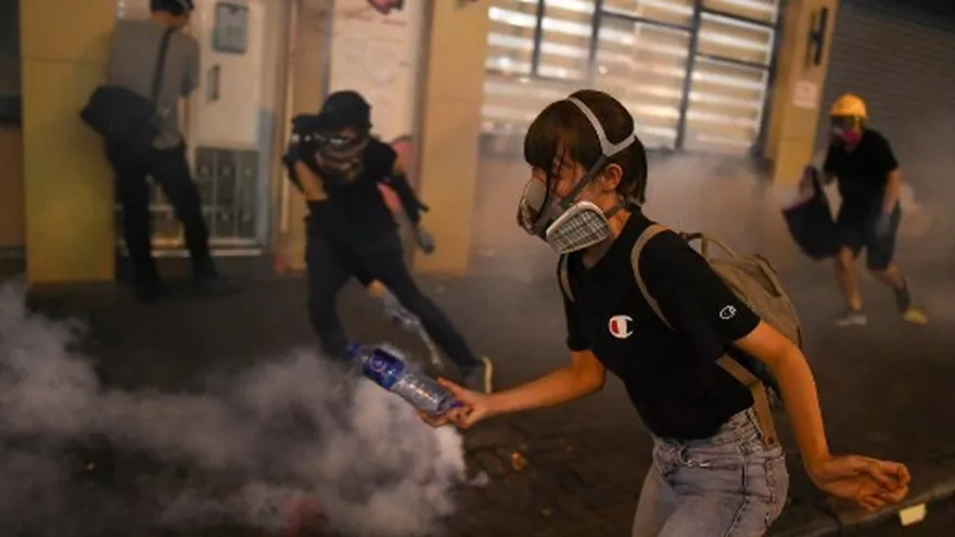 China denuncia actos 'de tipo terrorista' en Hong Kong, Trump confía en Xi Jinping