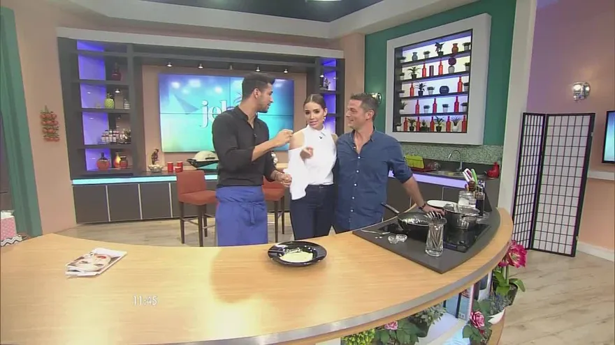 Sheldry Sáez y Giulio Iannelli nos preparan unos riquísimos Raviolis 4 quesos.