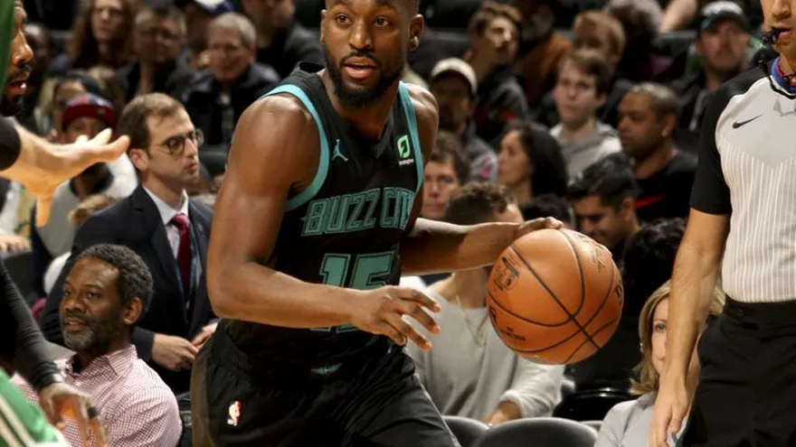 Walker anota 43 puntos y Willy Hernangómez 14 en triunfo de Hornets