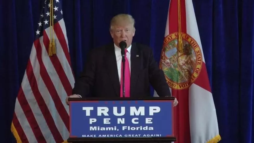 Trump desafía a Moscú a rastrear emails de Clinton