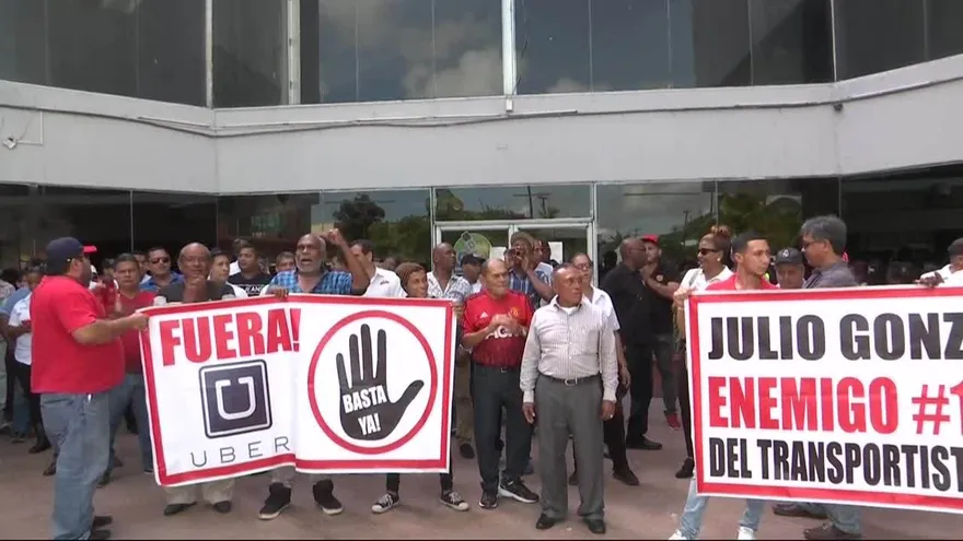 Transportistas apelan resolución de la ATTT en caso Uber