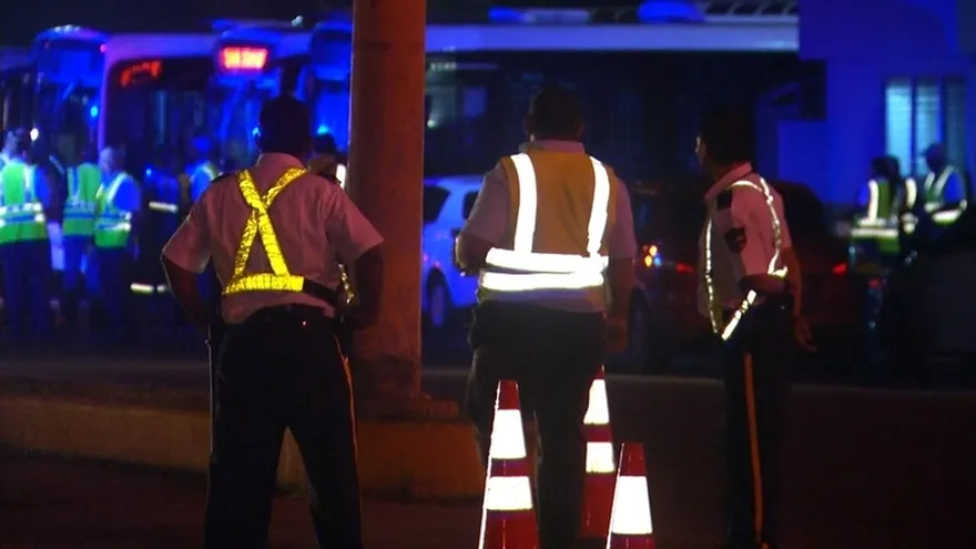 Al menos un muerto y dos heridos en accidente en patio de MiBus
