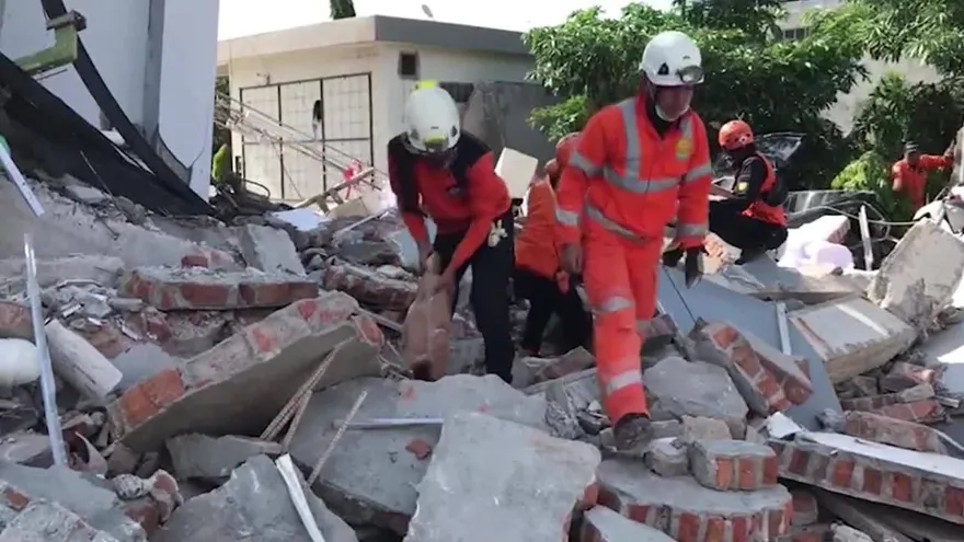 Sube a 1.234 la cifra de muertos por el terremoto y el tsunami en Indonesia