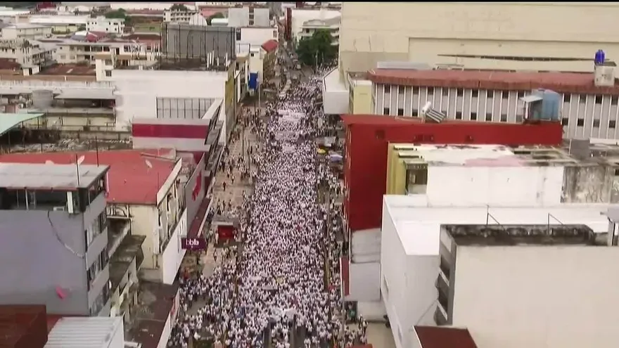 Miles de panameños marchan contra la 'ideología de género'