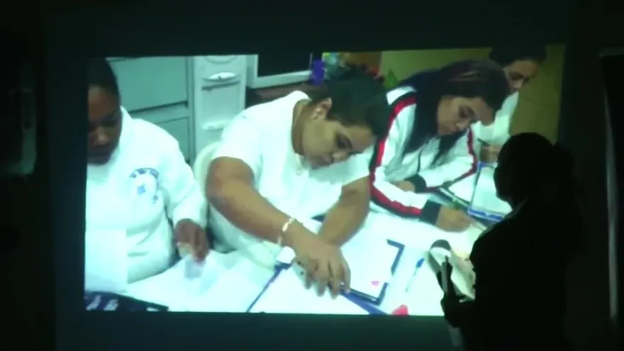 Mi Voz para Tus Ojos Lanza Poemario