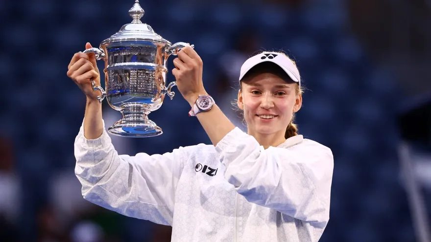Elena Rybakina levanta el trofeo del US Open por primera vez en su carrera
