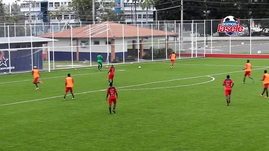 Edgar "Panzer" Carvajal comandó el entrenamiento de la Sele