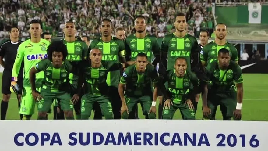 Brasileños tristes por la tragedia del Chapecoense