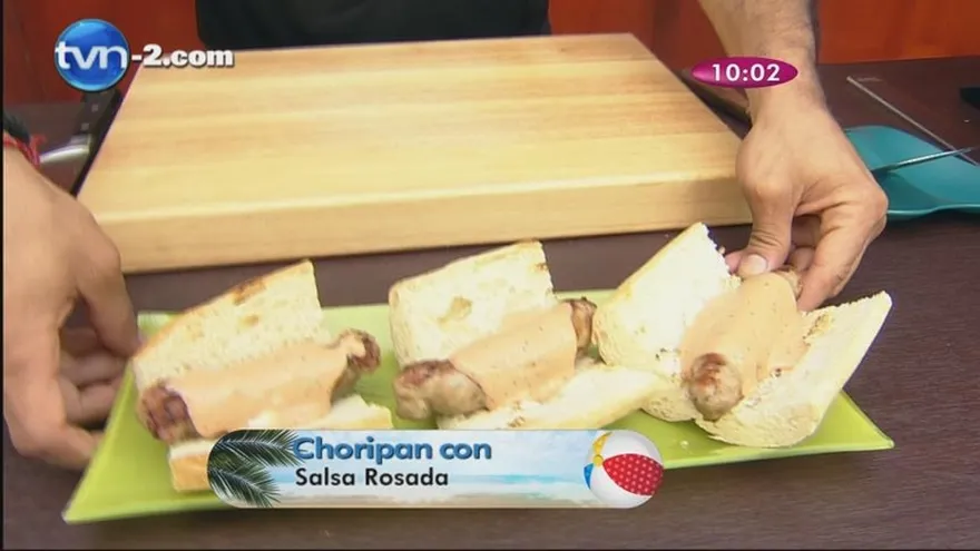 Choripan con salsa rosada