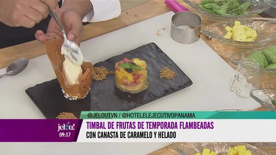 Deléitate con este timbal de frutas flambeadas
