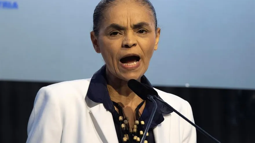 La precandidata a la Presidencia por el Partido Red Sustentabilidad (Rede), Marina Silva, participa en un foro empresarial hoy, miércoles 4 de julio de 2018, en Brasilia (Brasil).