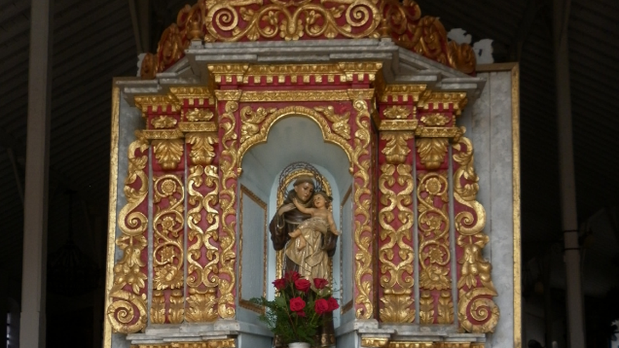 Retablo barroco ricamente trabajado