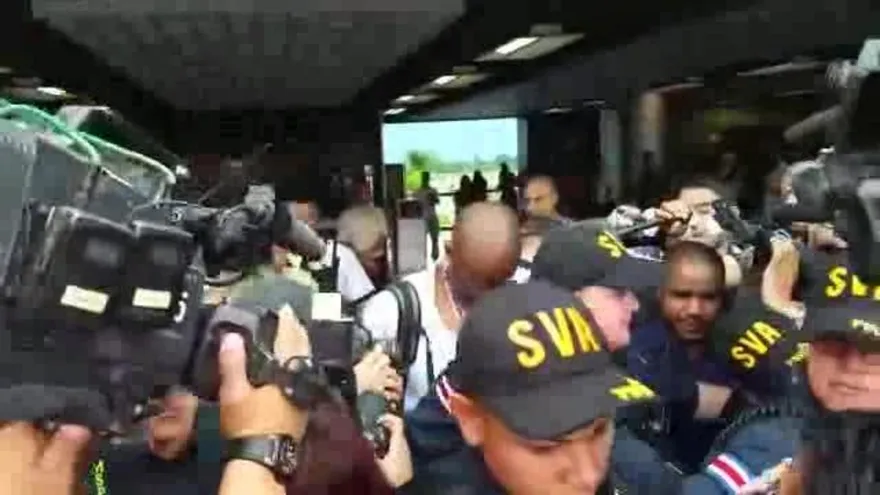 Wanchope llegó a Costa Rica y la prensa lo esperaba