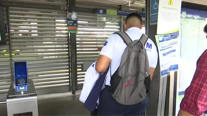 Sistema de cobro en el metro y metrobús se estabilizará en 'cuestión de horas', asegura el gerente de MiBus