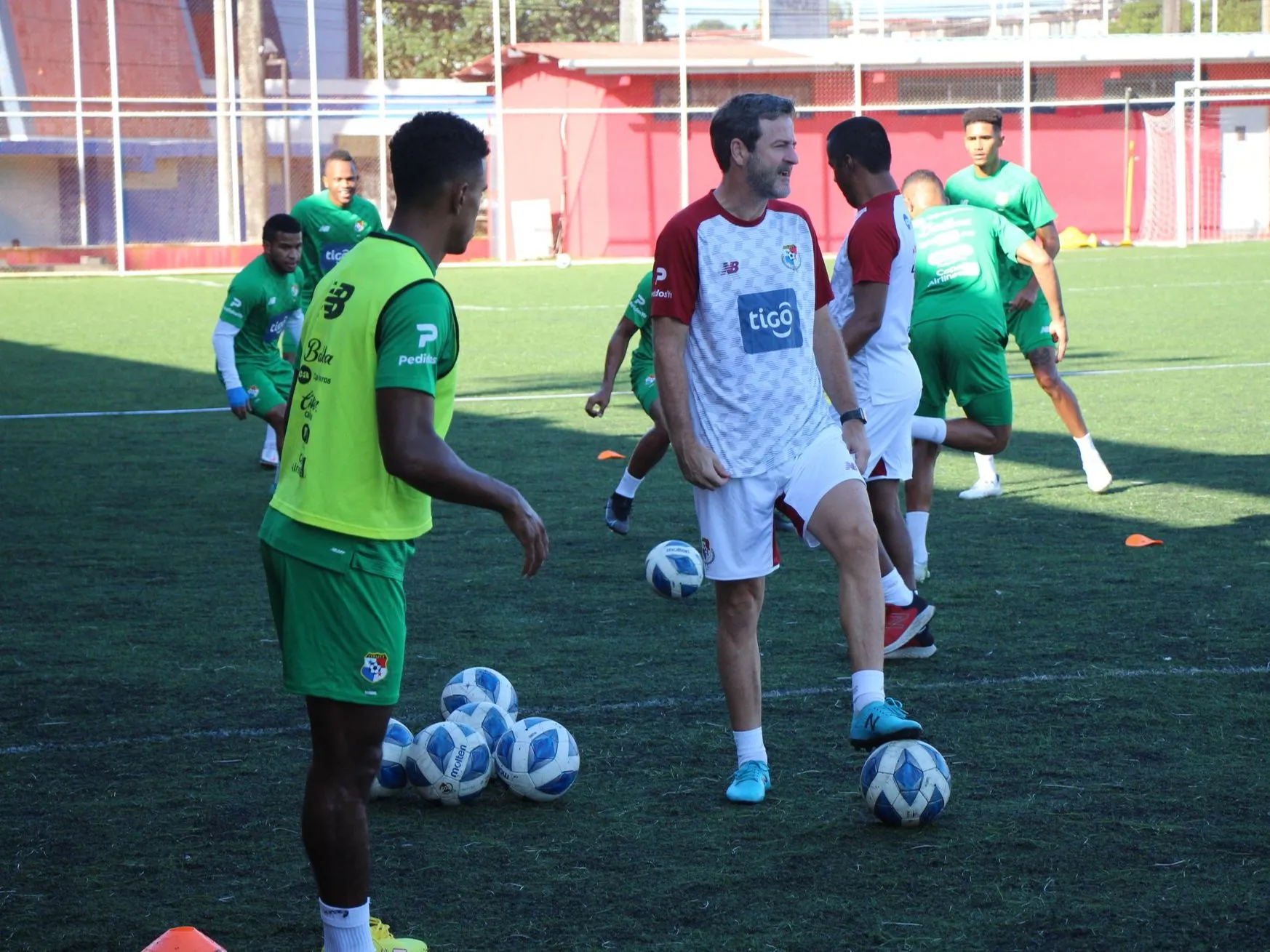 La selección panameña entrenó en el estadio Luis Ernesto 'Cascarita' Tapia