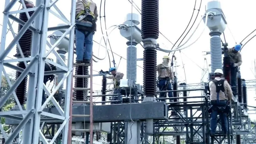 Empresas de distribución eléctrica deberán tener oficinas para atender denuncias