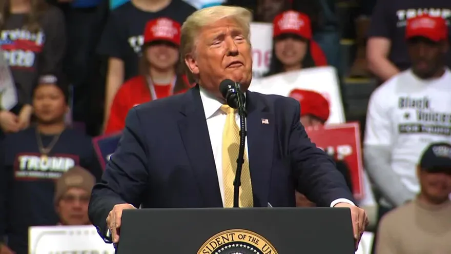 Trump se burla de la victoria de 'Parásitos' en los Óscar