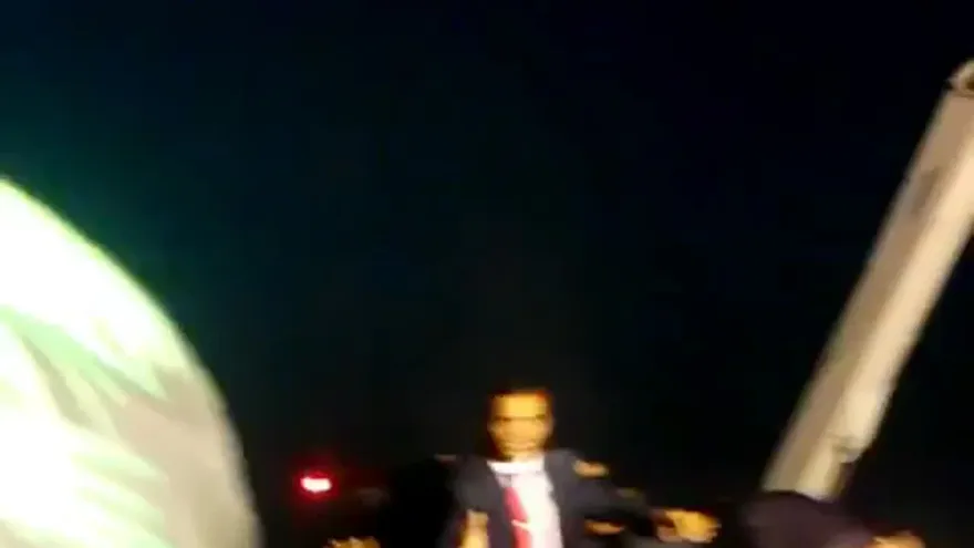 Lanzan objetos contra caravana de Maduro tras desfile militar en Venezuela