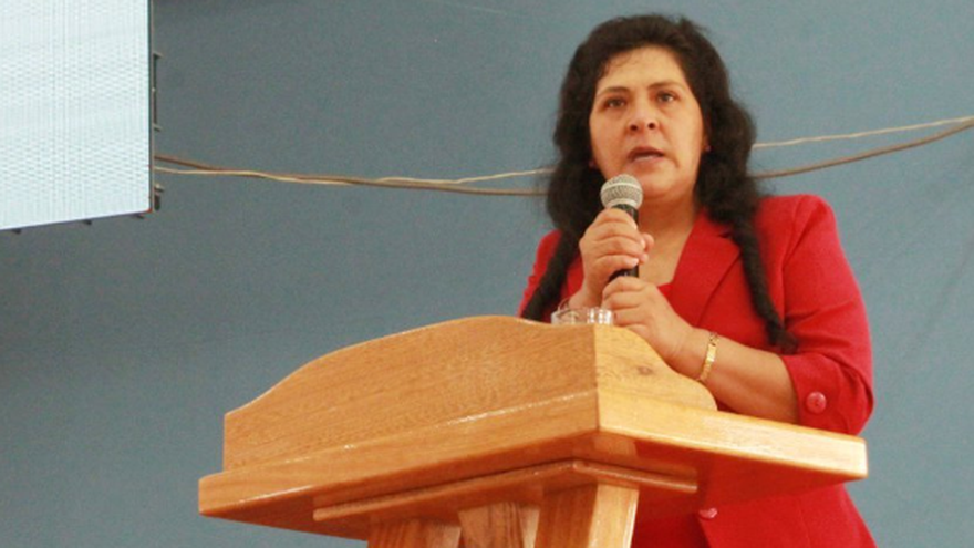 Fiscalía cita a primera dama de Perú por presunto tráfico de influencias