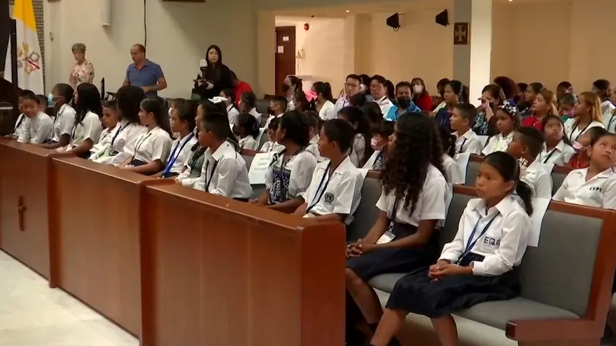 Niños de diferentes zonas participan de concurso de oratoria