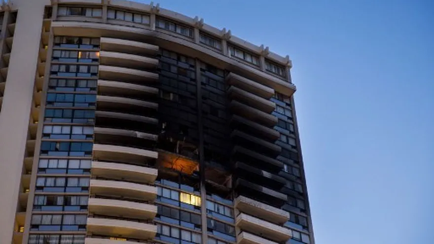 La torre de 36 pisos afectada por el incendio