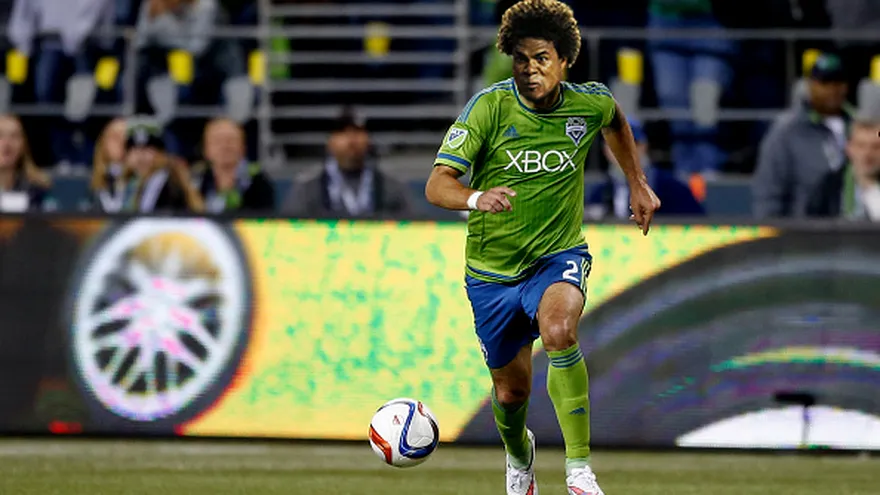 ¿Román Torres con el uniforme del Sounders?