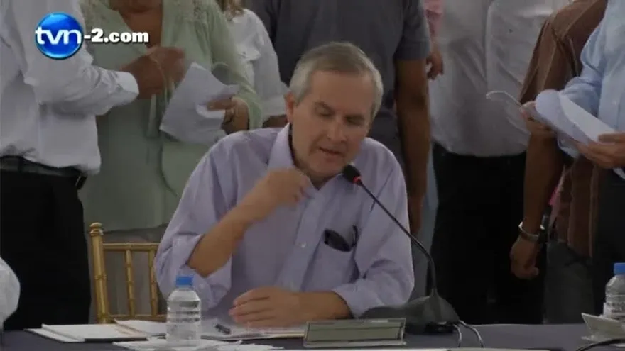 Reacciones por proyecto de ley que rebaja periodo de funcionarios