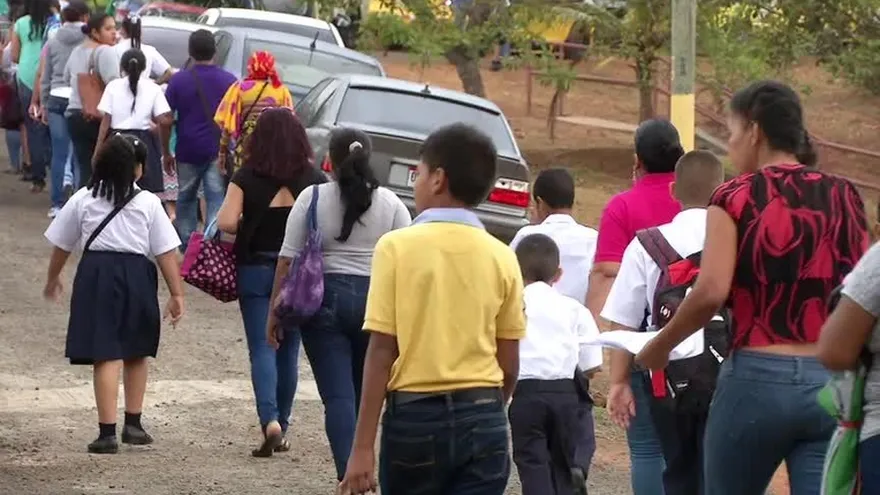Inconformidad en la escuela Costa Rica por las reparaciones