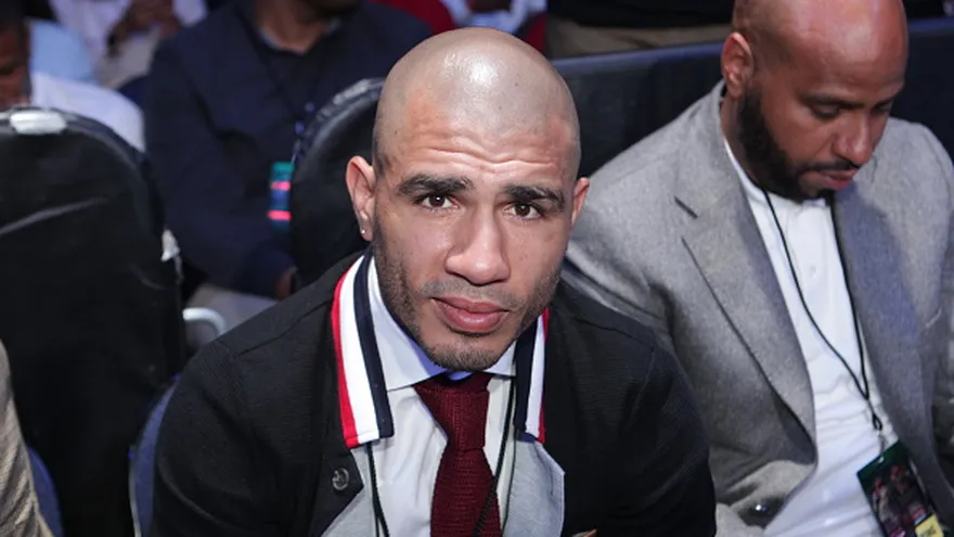 Cotto aun no firma pelea con "Canelo"
