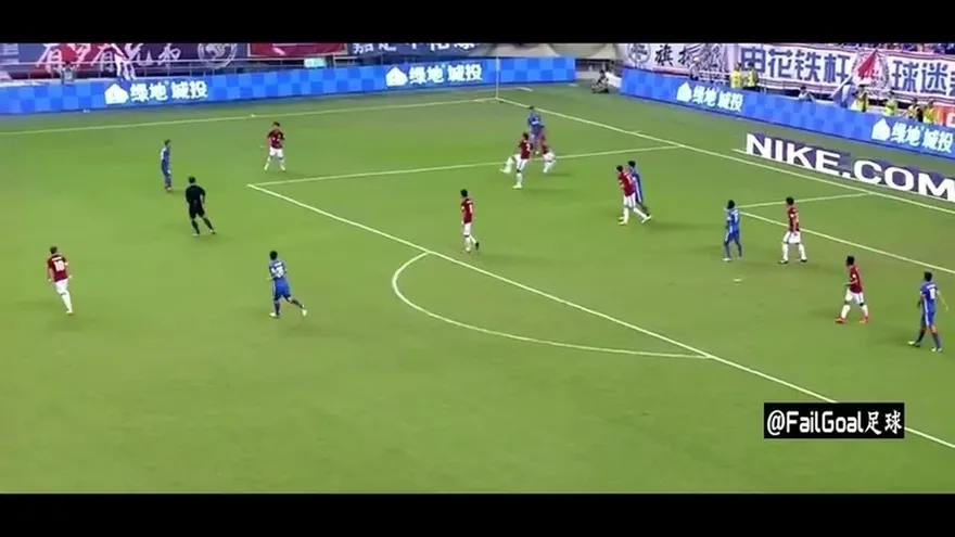 El delantero Javier Patiño hizo está increíble chilena en el fútbol chino