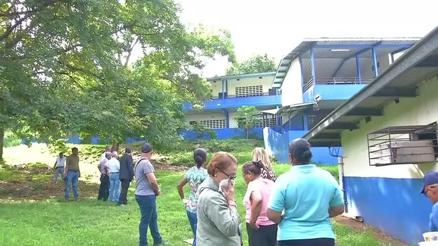 Realizan trabajos en escuela República Federal de Alemania