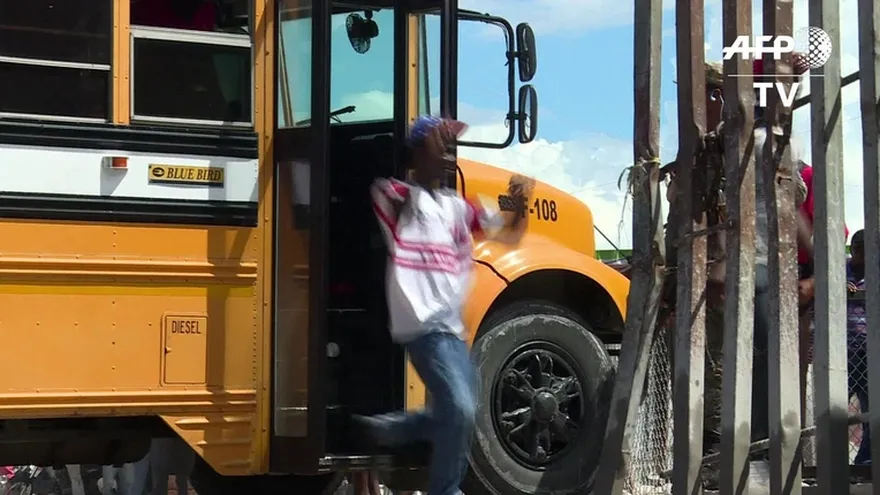 Haitianos deportados con lo puesto y sin destino