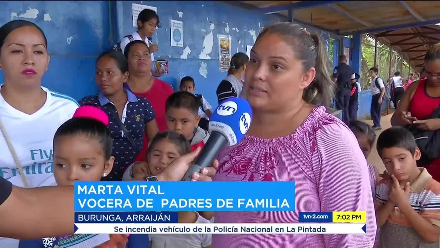 Padres de familia protestan cerrando escuela en Arraiján
