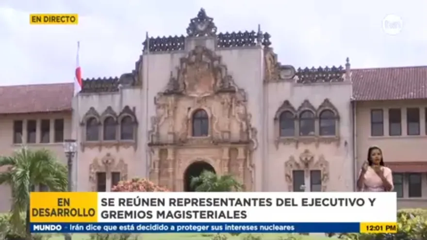 Dirigentes se reúnen con representantes del Gobierno en Santiago