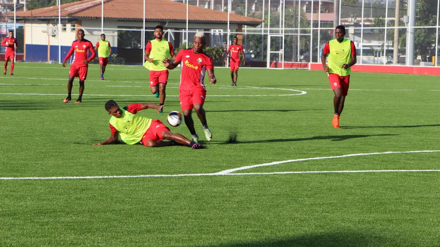 El lunes 2 se unirán a los trabajos del onceno nacional los jugadores Armando Cooper, Rolando Blackburn y Roderick Miller.