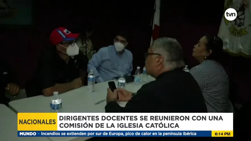 Docentes se reúnen con comisión de la Iglesia Católica