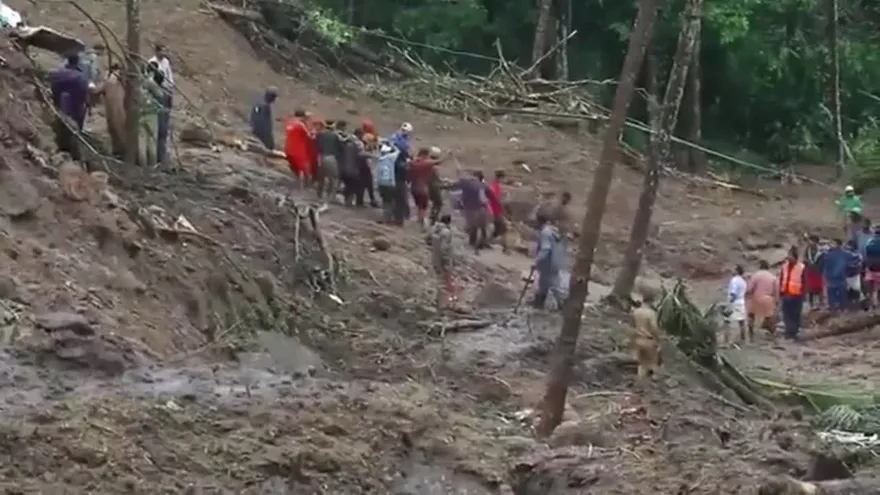 Aumenta a 370 la cifra de muertos por las inundaciones en el sur de la India