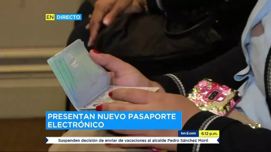 Presentan nuevo pasaporte electrónico