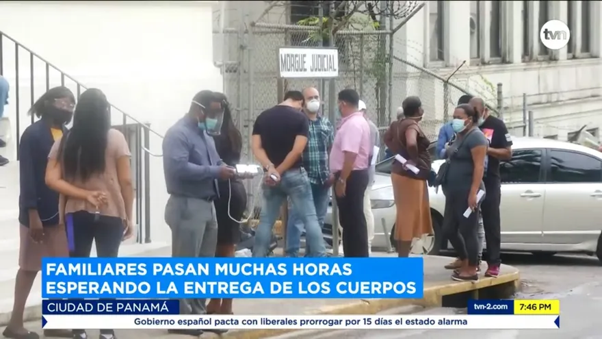 Familiares en la Morgue Judicial hacen largas filas para reclamar cadáveres