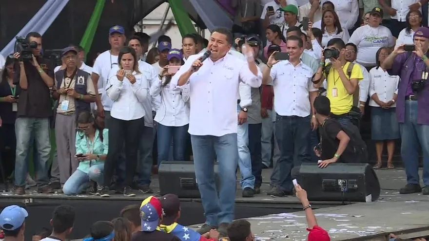 Pastor cierra campaña en Venezuela y promete "ayuda humanitaria"