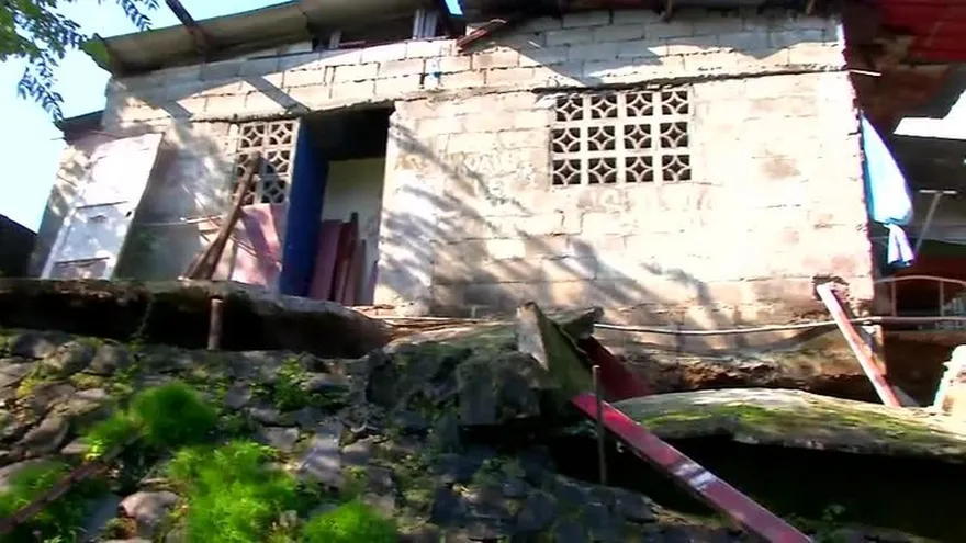 Casas a punto de colapsar, residentes viven aterrados