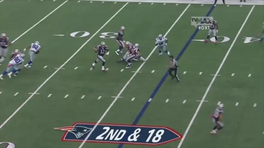 Tom Brady regresa tras cortada y 'Chicharito' se fracturó la mano