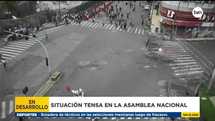 Enfrentamientos en la Plaza 5 de Mayo