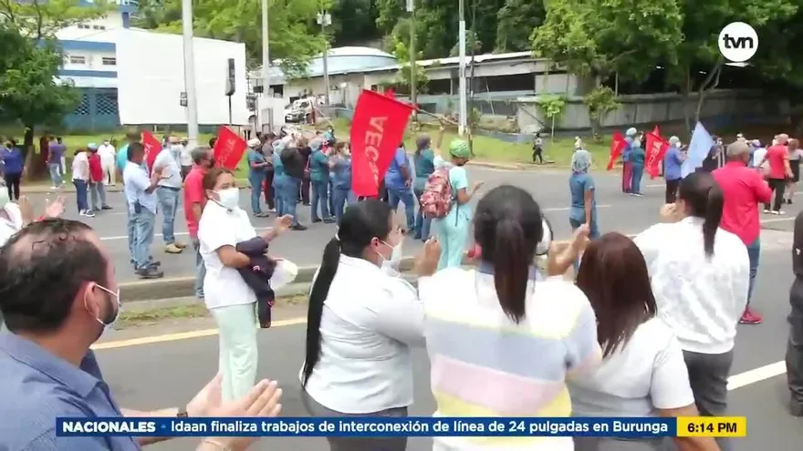 Sigue el paro de los funcionarios del área de compras de la CSS