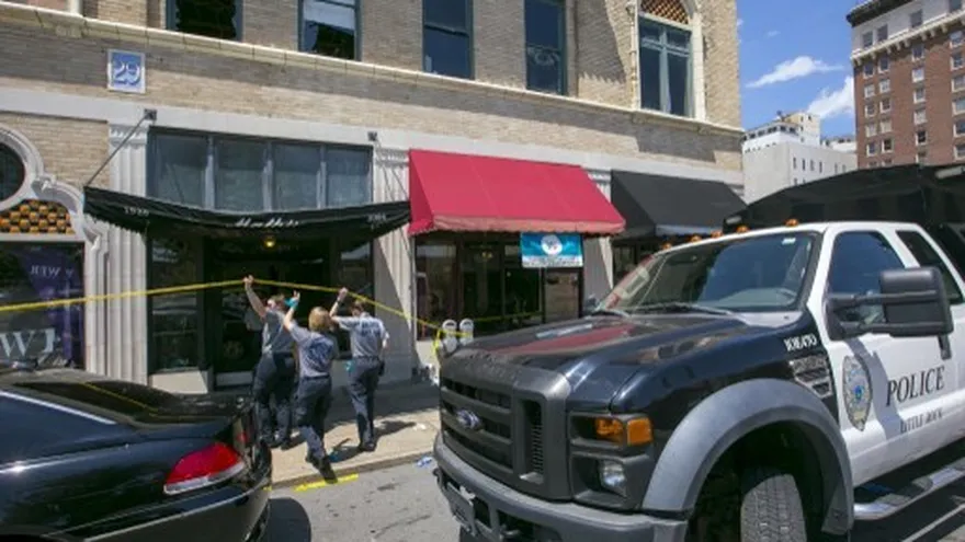 La policía investiga en el lugar